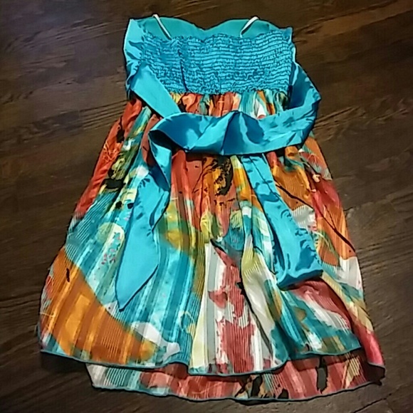 Short strapless dress - Picture 2 of 3